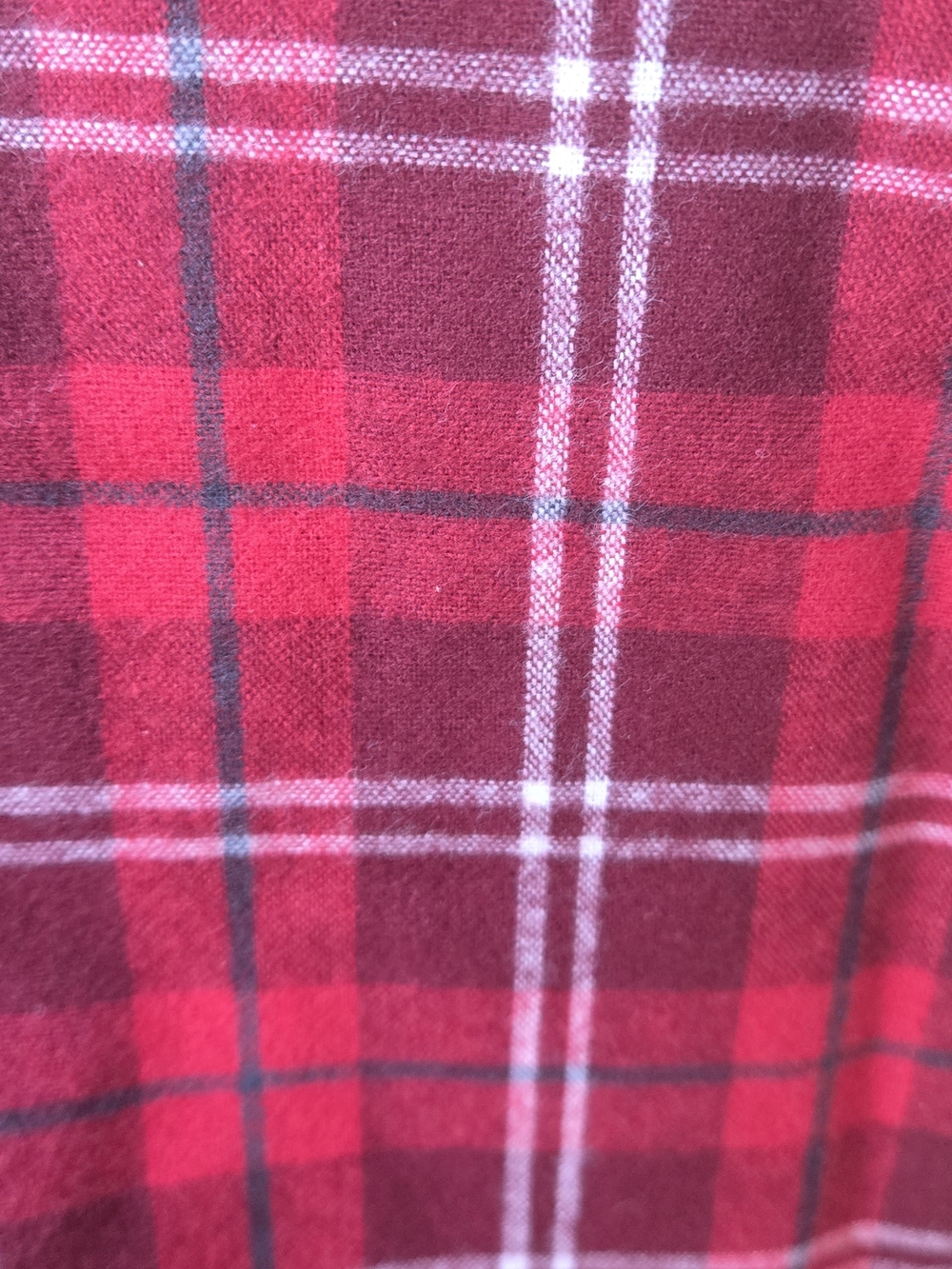 Garnet Hill Red Plaid Flannel Queen Sheet Set - Picture 3 of 3